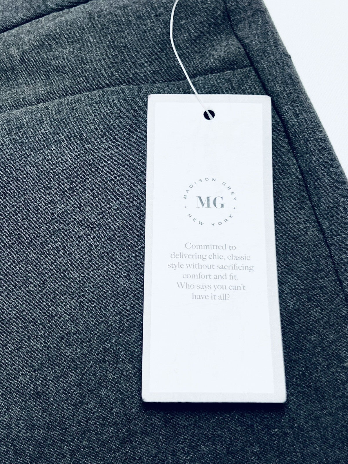 Madison Grey Women’s Capris Pants Size 8P.  (B.027)