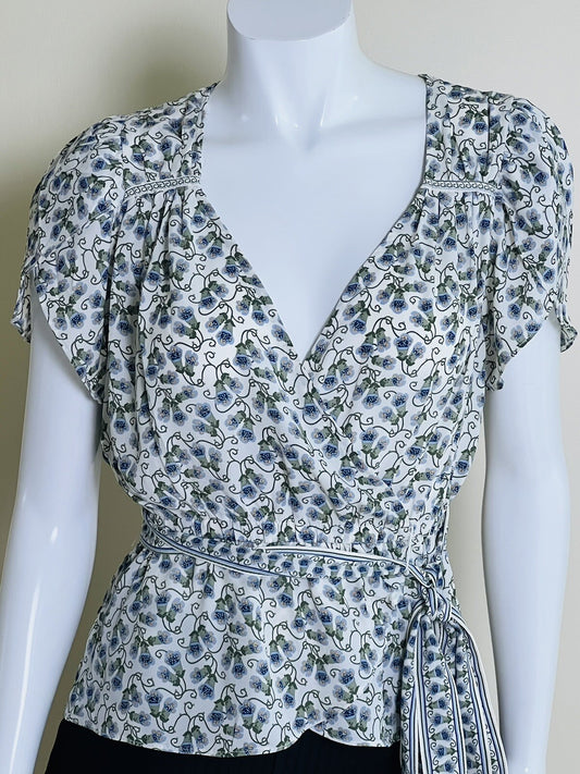 $98 Max Studio Women’s Top Sz S Blouse Shirt White Floral Blue (B.01)