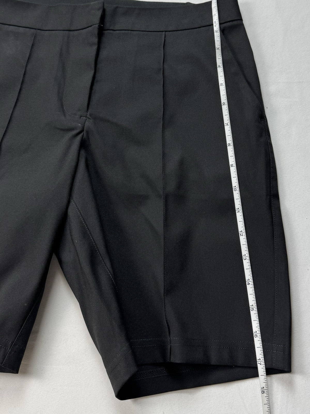 PUMA Women’s Golf Shorts Size S. (B.39)