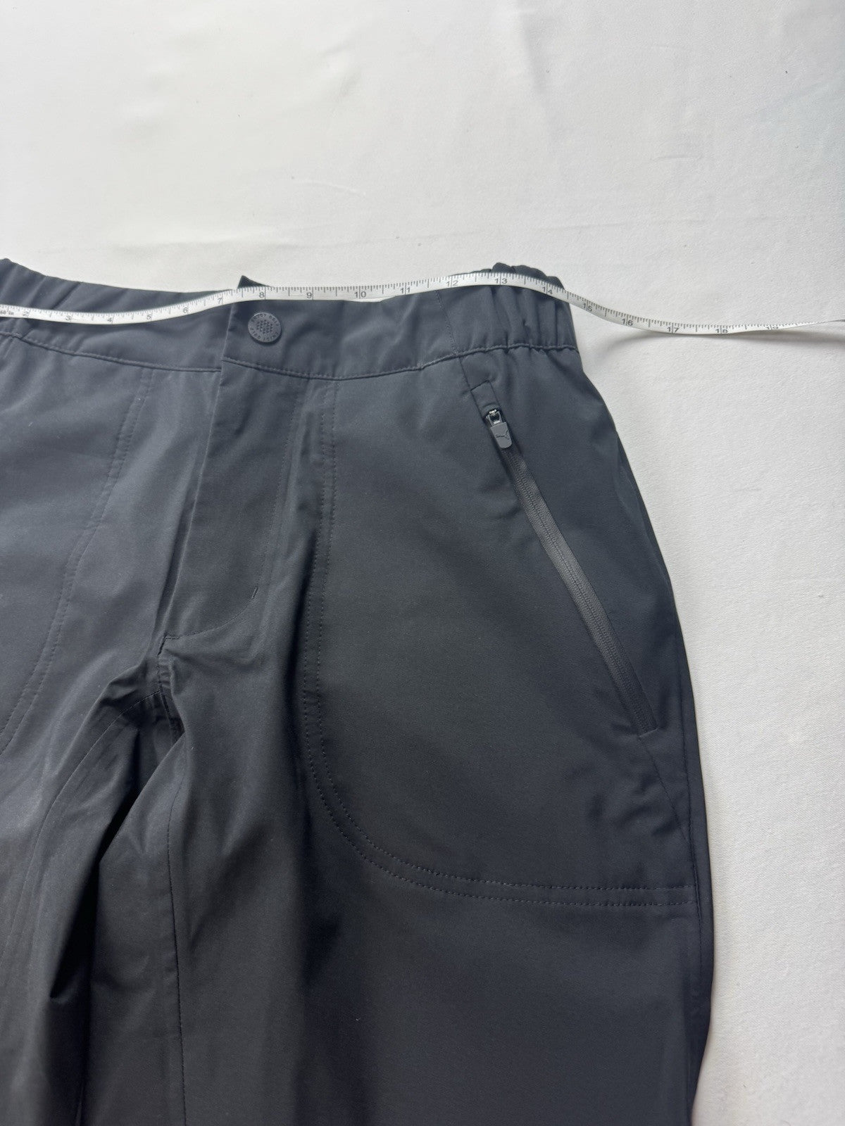 Puma Women’s Golf Pants Sz S.   (B.43)