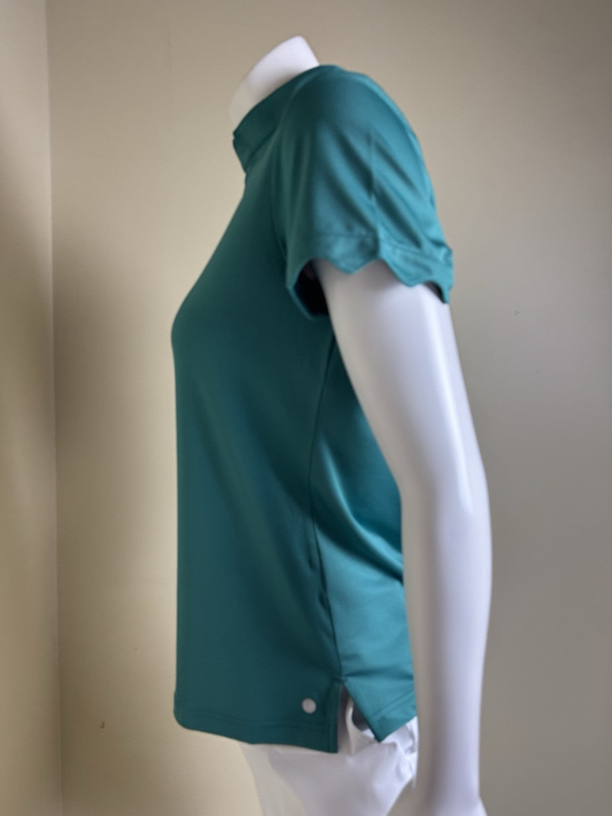Teleri Athletics Women’s Golf Shirt Sz S.    (B.44)