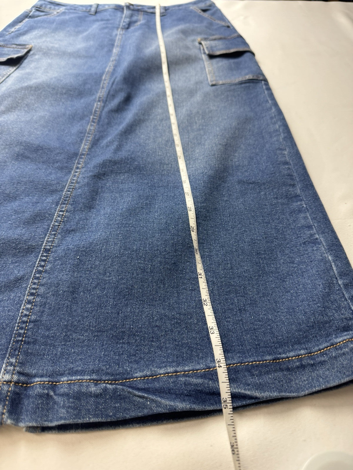 Baccini Women’s Cargo Denim Jean Skirt Sz 8.  (B.146)