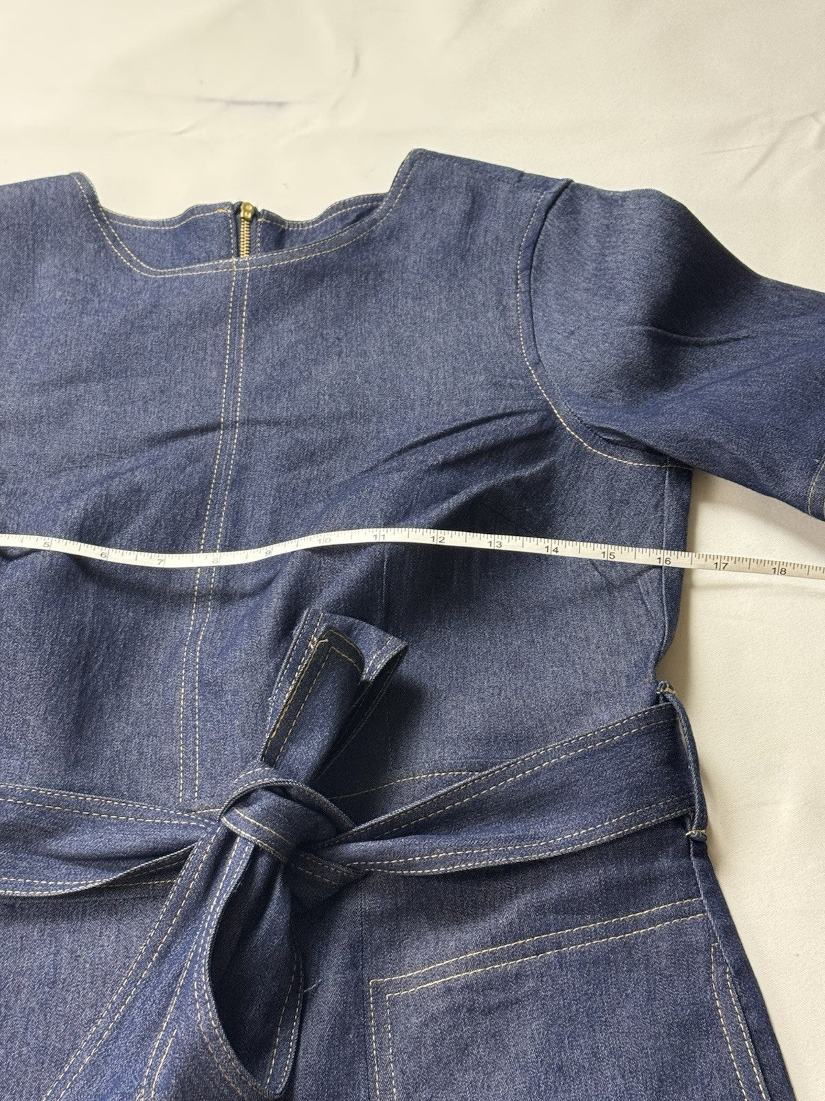 Shelby & Palmer Jumpsuit Women’s Size 8 Denim Belted Pockets.    (B.135)