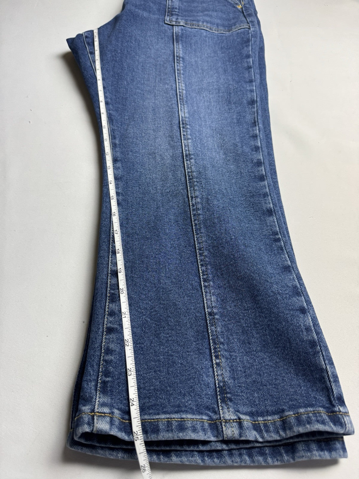 $110 Michael Kors Women’s Blue Jeans. Sz 16.    (B.124)