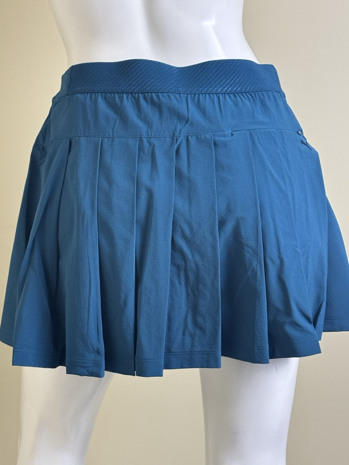 PUMA Women's Golf Tennis Skort Skirt Sz S.     (B.94)