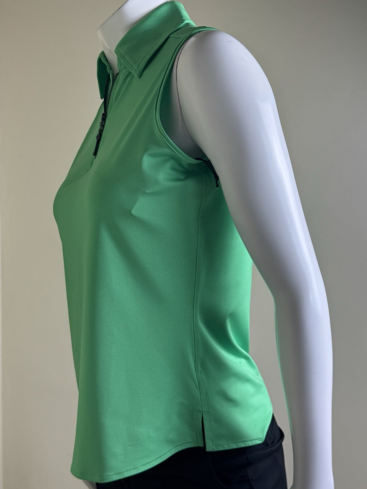 BELYN KEY Women’s Golf Shirt Sz XS.    (B.148)