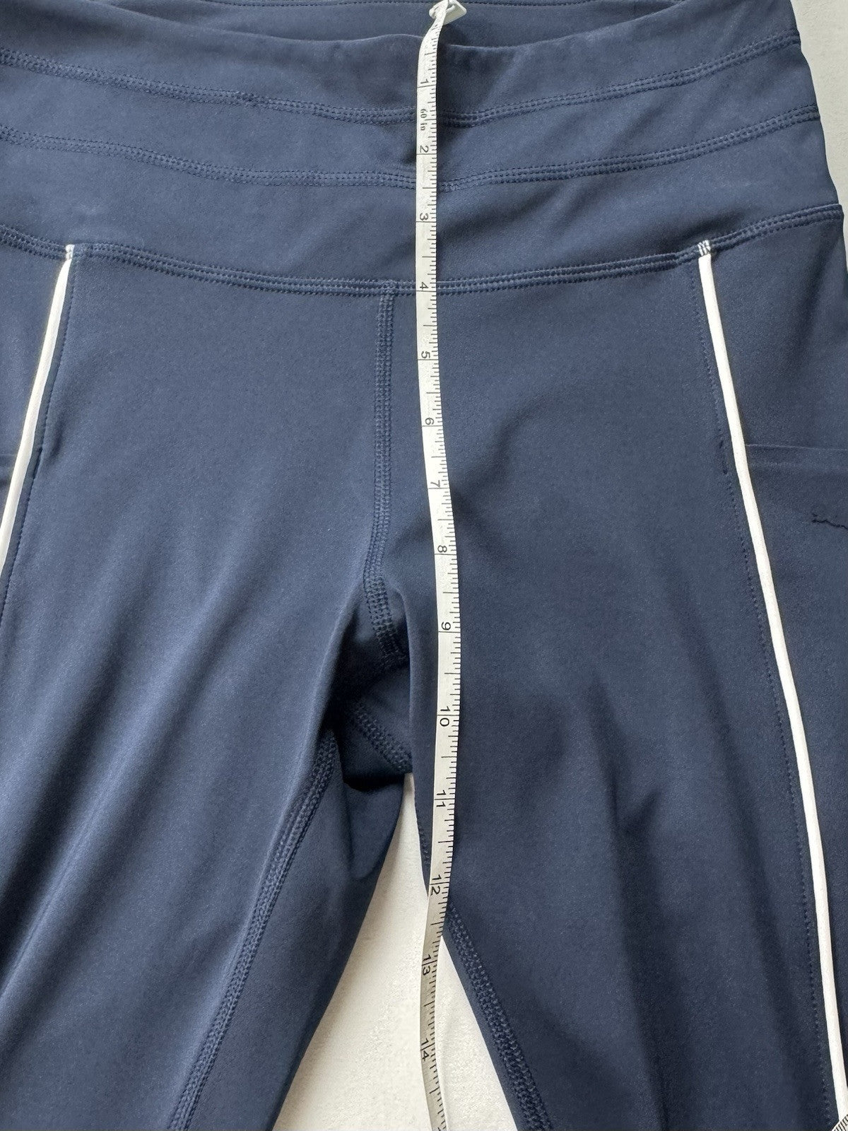 Puma Women’s Leggings Stretch Pockets Navy Sz S.  (B.94)