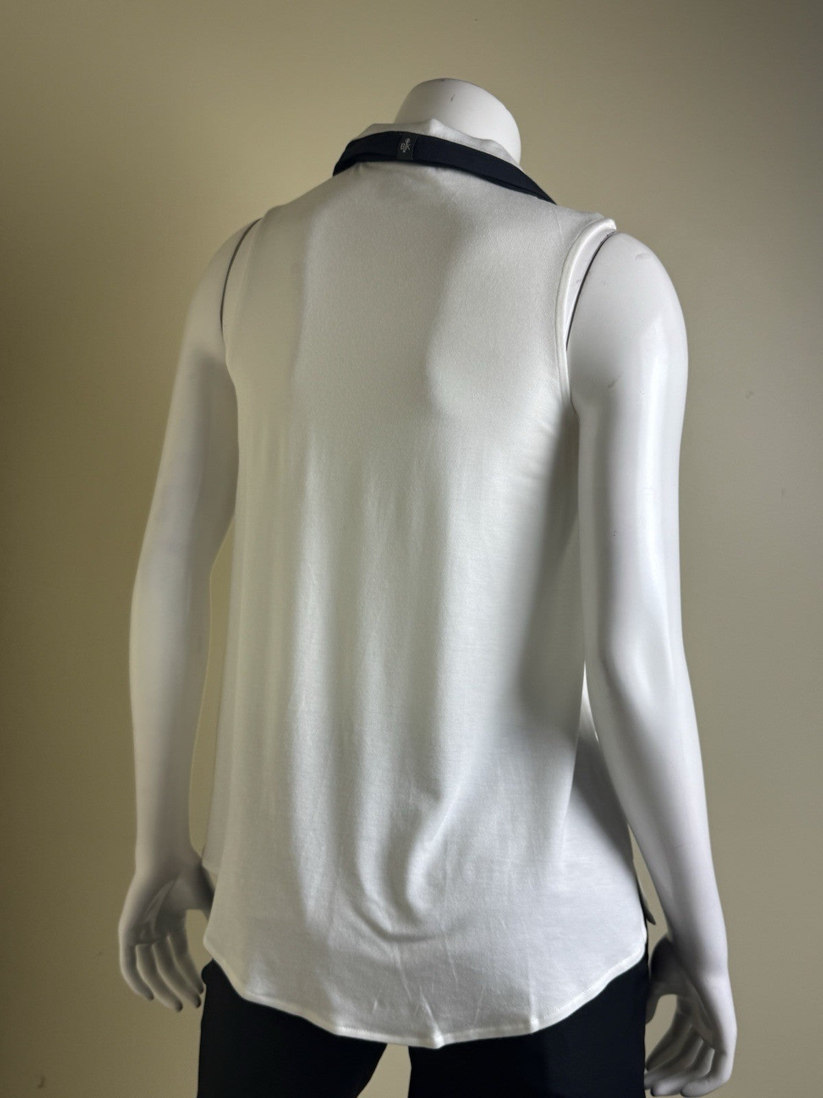 BELYN KEY Women’s Golf Shirt Sz XS.    (B.148)