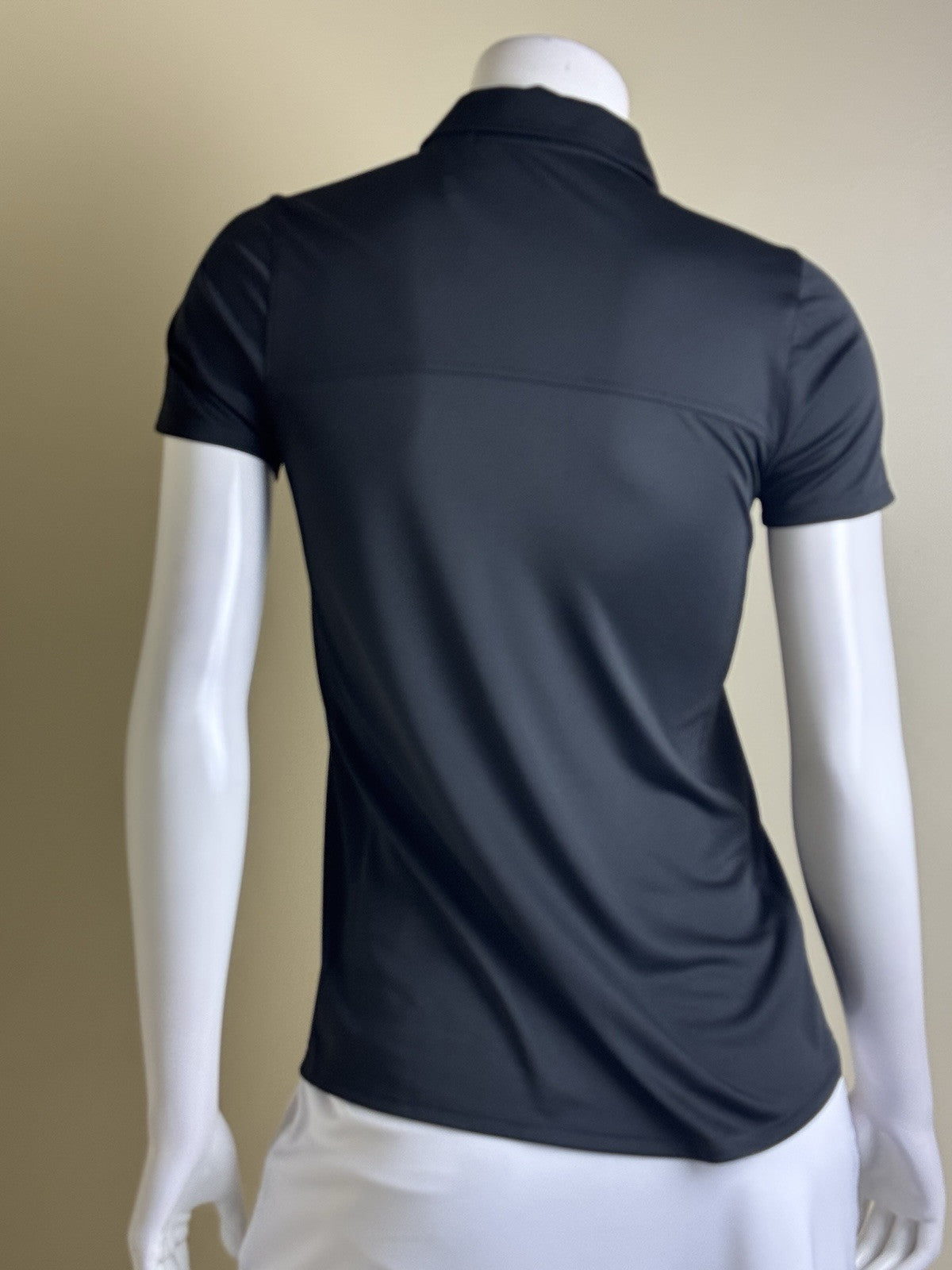 Puma Women’s Golf Shirt Sz S.   (B.146)