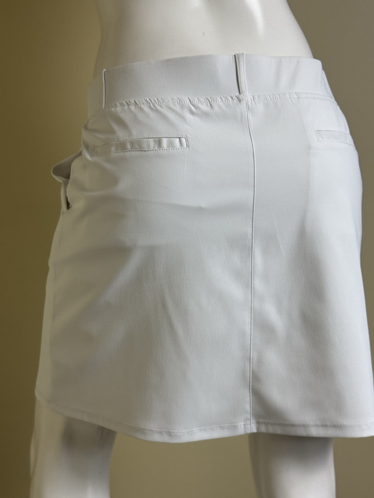 Sport Haley Women’s Golf Skirt Skort Sz M.     (B.44)