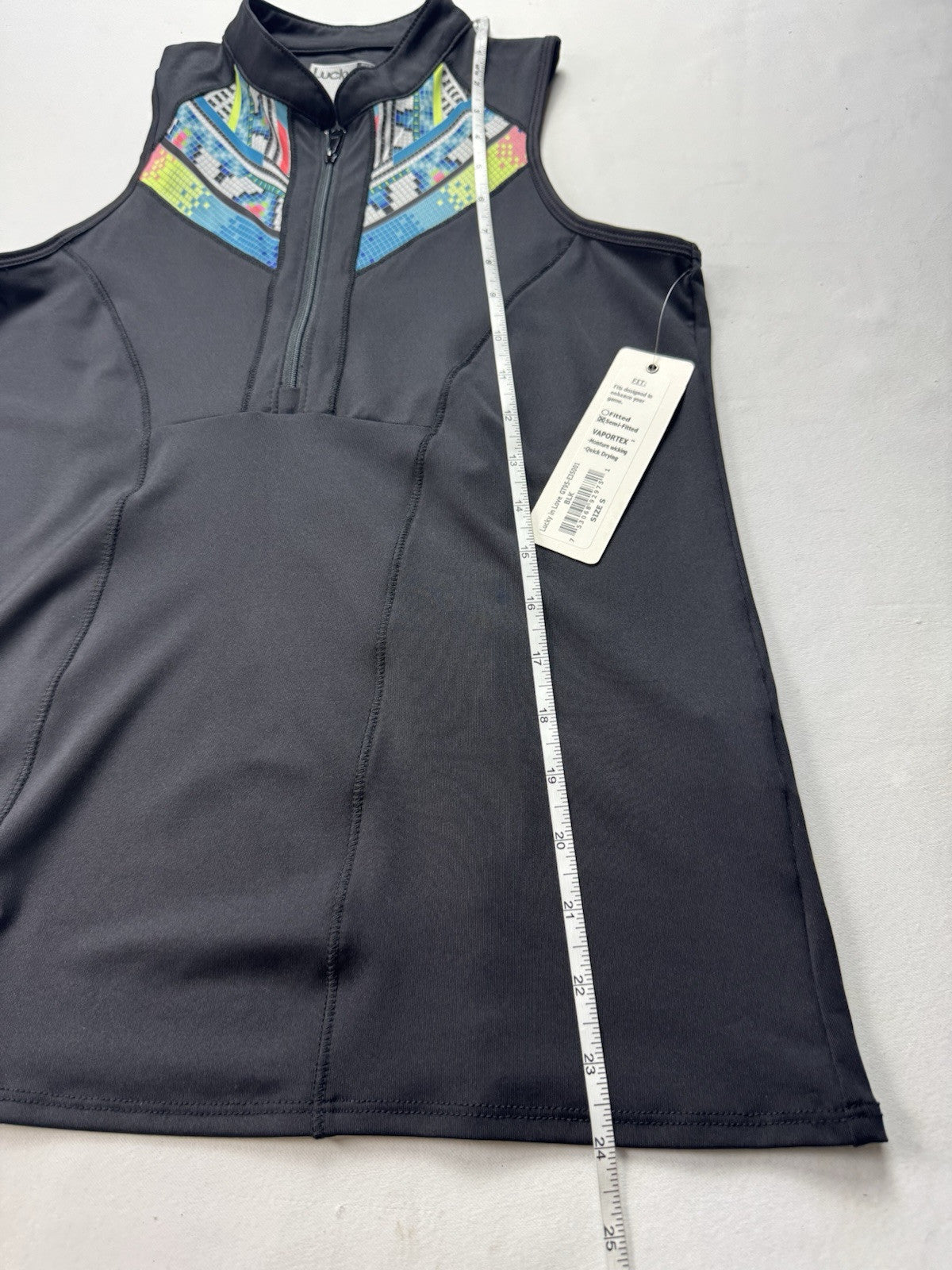 Lucky In Love Women’s Top Sleeveless Tennis Golf Shirt Sz S.     (B.33)