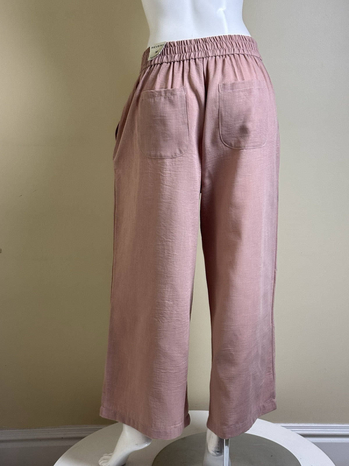 Revery Women’s Wide Leg Crop Trousers Pants Sz M. (B.118)