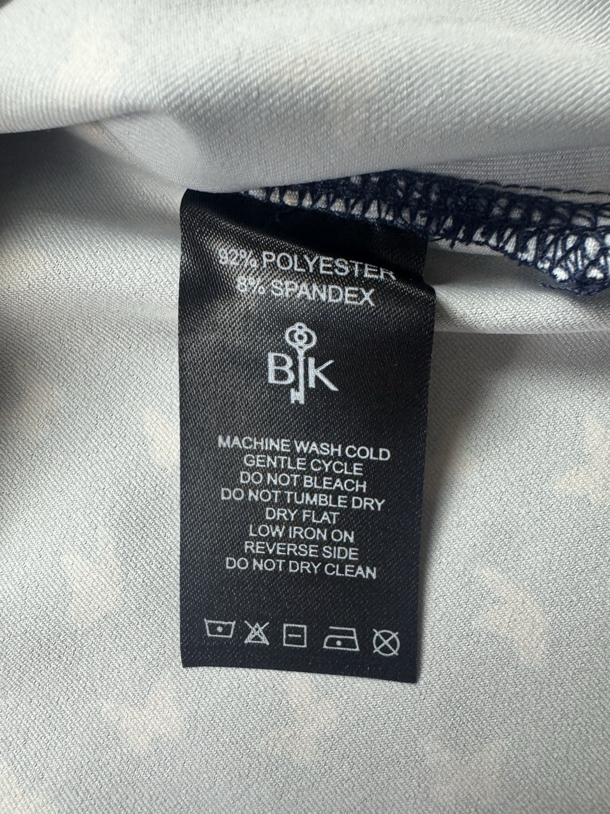 BELYN KEY Women’s Golf Shirt Sz S.    (B.33)