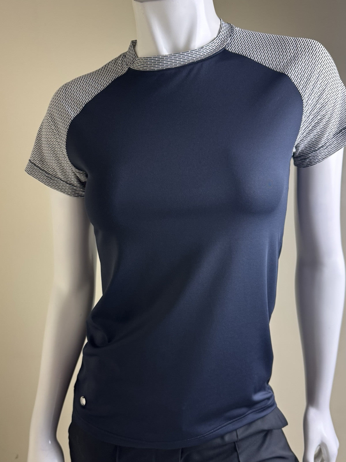 Daily Sports Women’s Golf Shirt Sz XS     (B.148)
