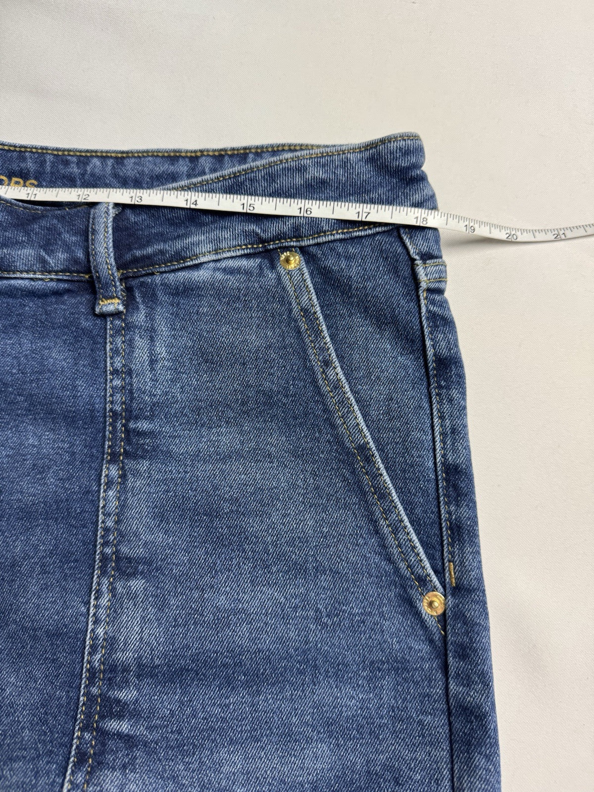 $110 Michael Kors Women’s Blue Jeans. Sz 16.    (B.124)