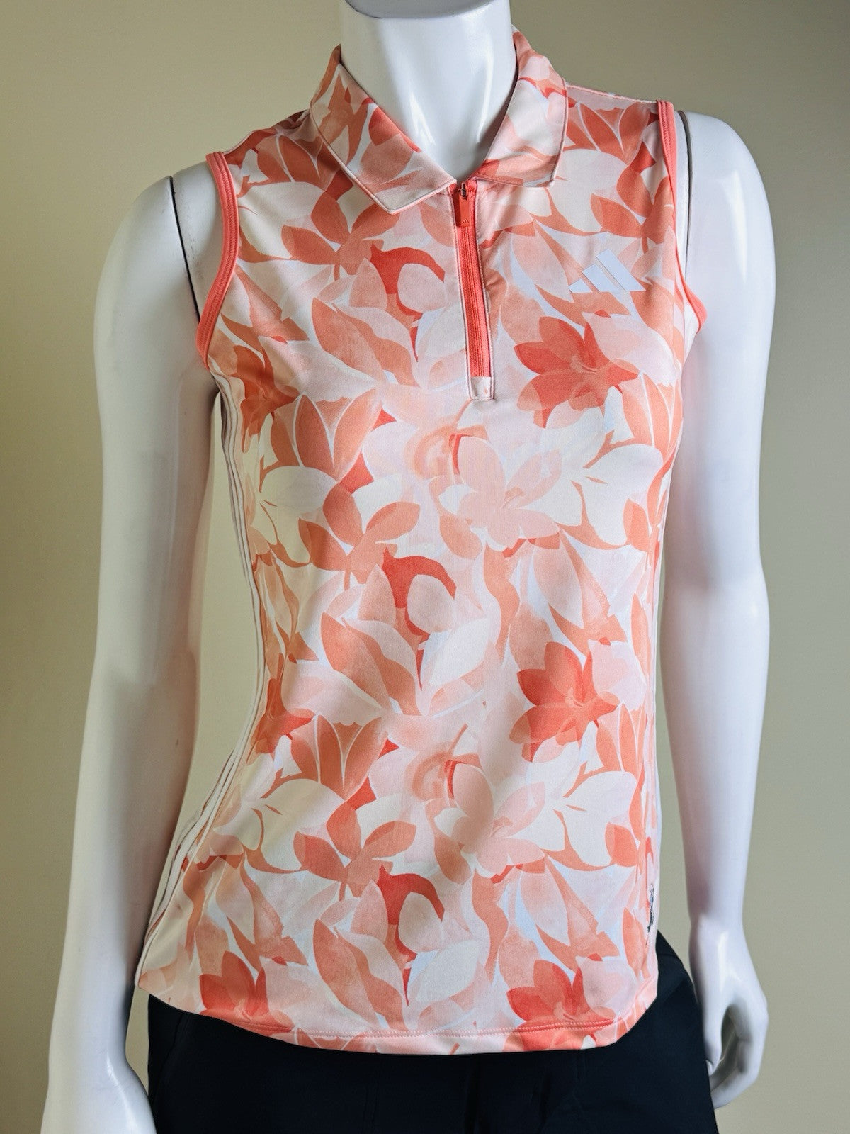 Adidas Women’s Golf Shirt Sleeveless Sz S.    (B.39)