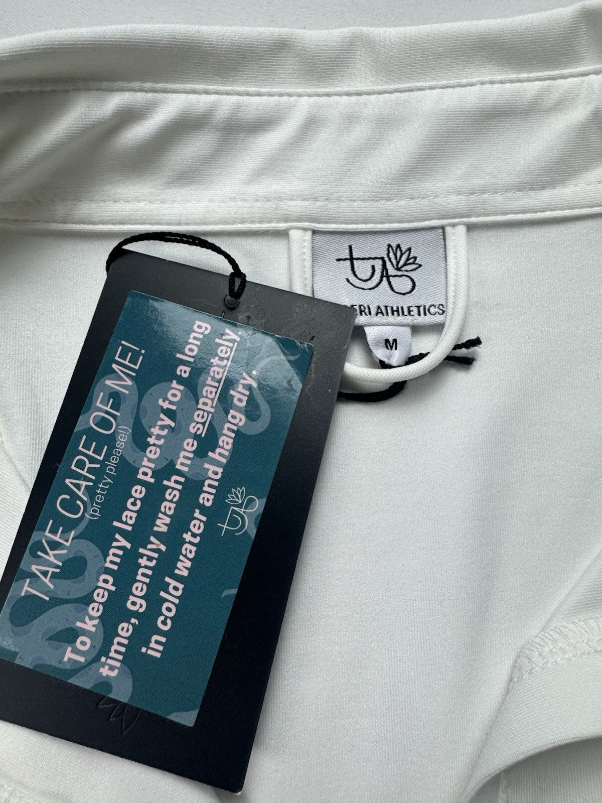 Teleri Athletics Women’s Golf Shirt Sz M.    (B.44)