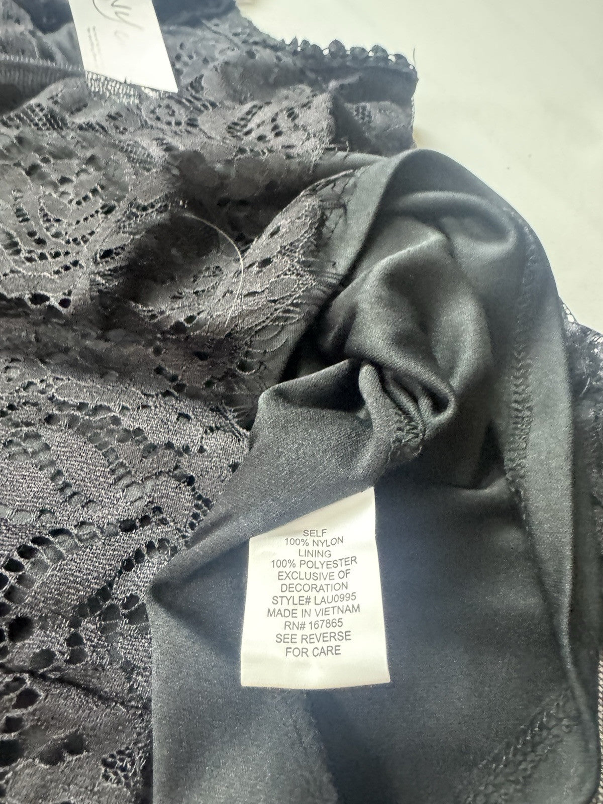 NY Collection Women’s Lace Sleeveless Blouse Black Sz M. (B.147)