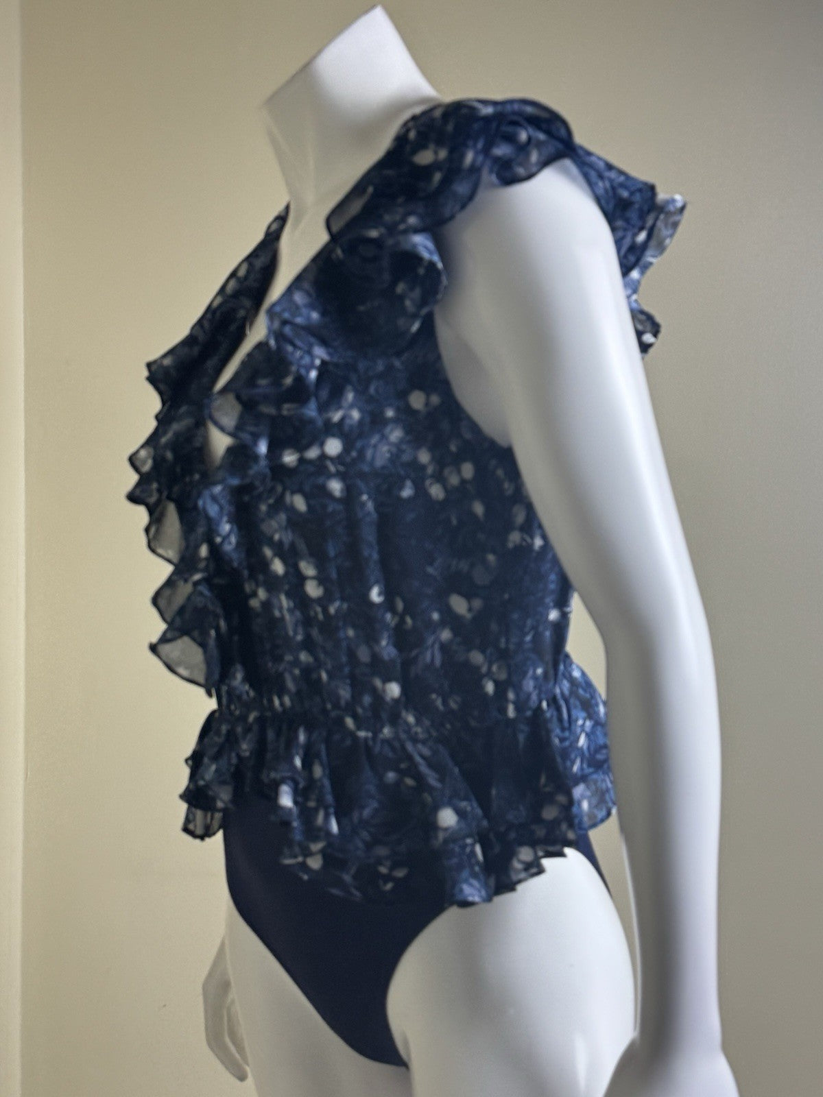 Bardot Women’s Emily Blue Ruffle Bodysuit Size 8/M.  (B.149)