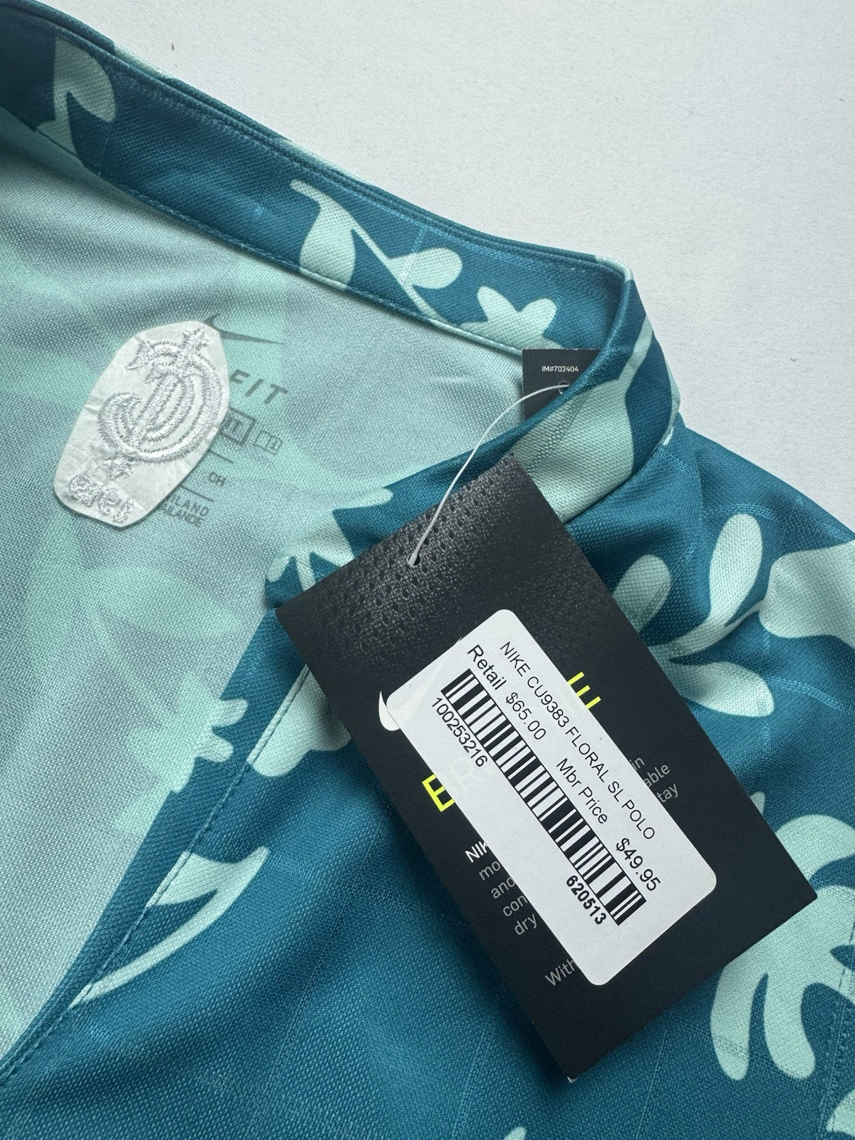 Nike Dri-fit Women’s Golf Shirt Sz S.    (B.33)