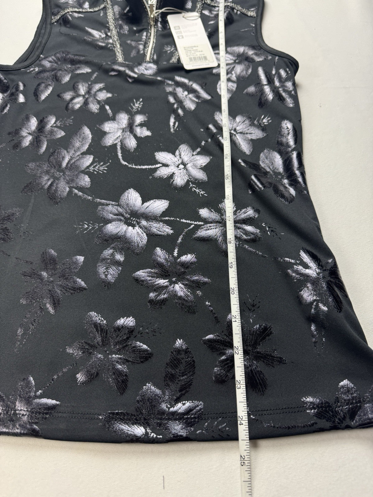 NIVO SPORT Women's Golf Sleeveless Shirt Size XS.    (B.82)