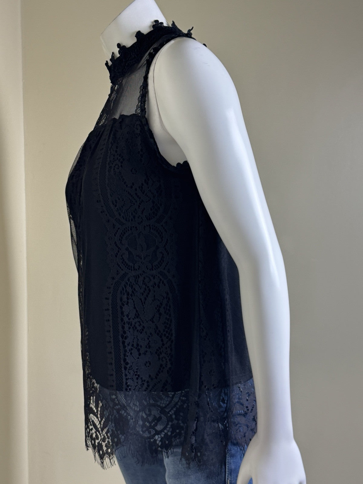 NY Collection Women’s Lace Sleeveless Blouse Black Sz M. (B.147)