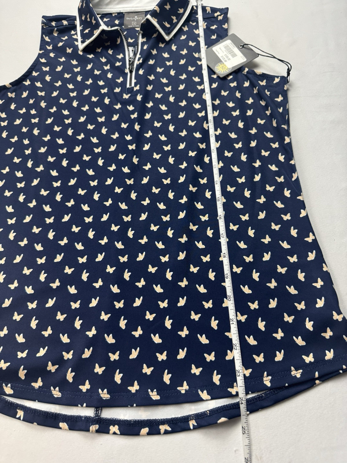 BELYN KEY Women’s Golf Shirt Sz S.    (B.33)