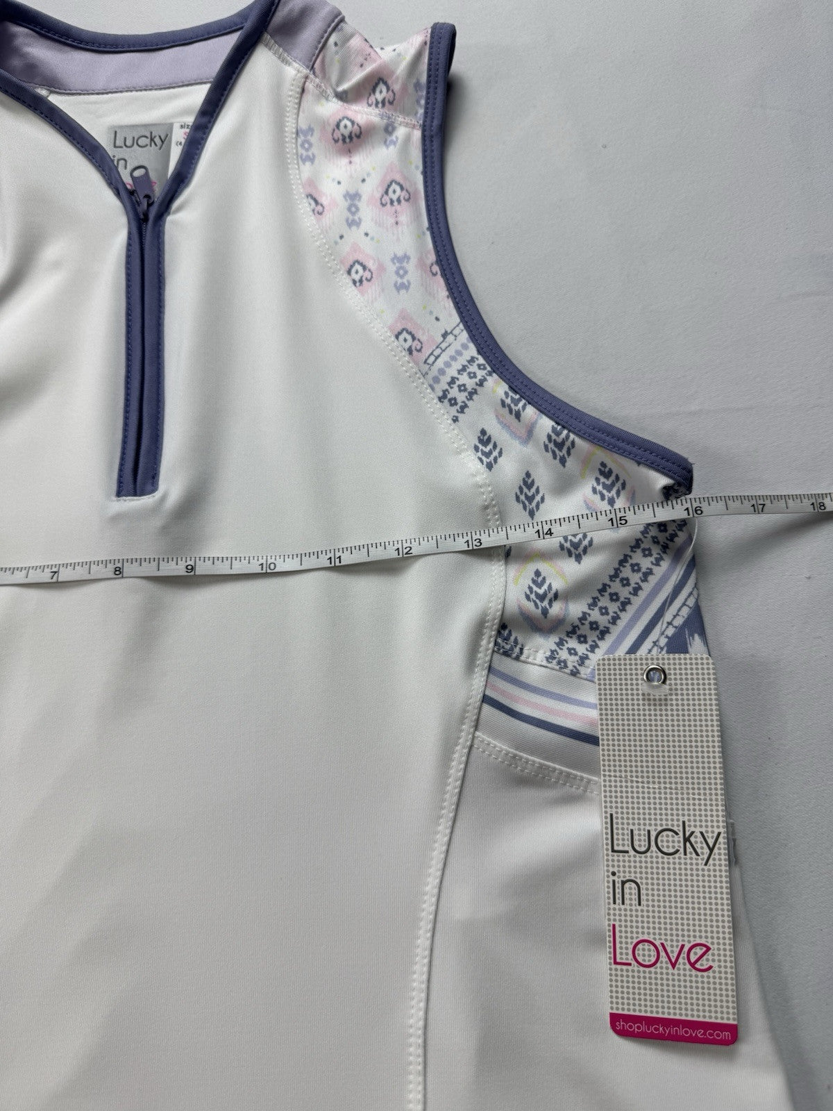 Lucky In Love Women’s Top Sleeveless Tennis Golf Shirt Sz S.     (B.33)