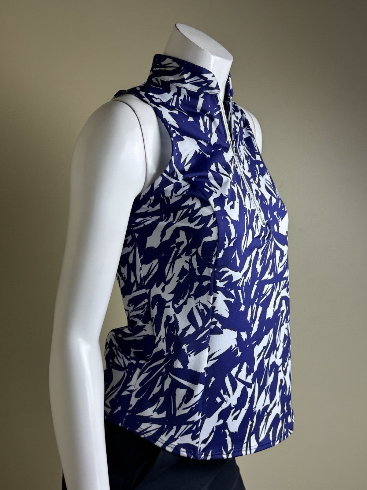 Amy Sport Women's Golf Shirt Sz M.      (B.145)