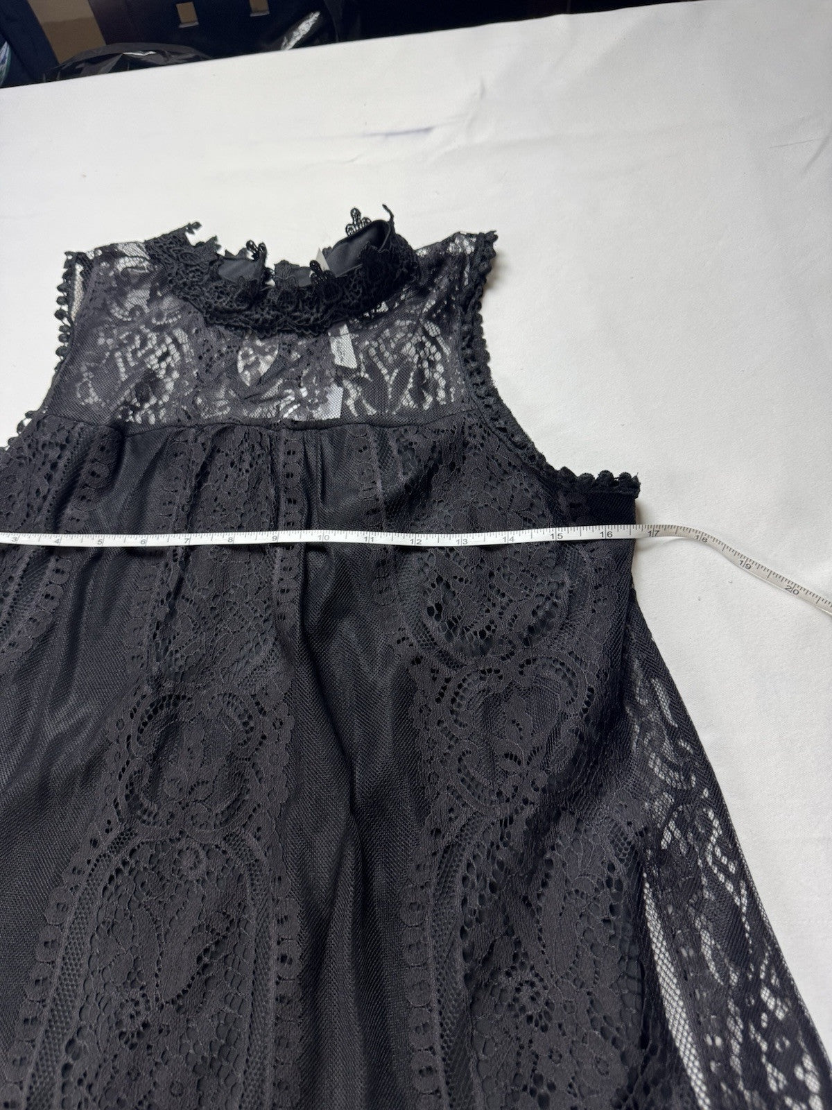 NY Collection Women’s Lace Sleeveless Blouse Black Sz M. (B.147)