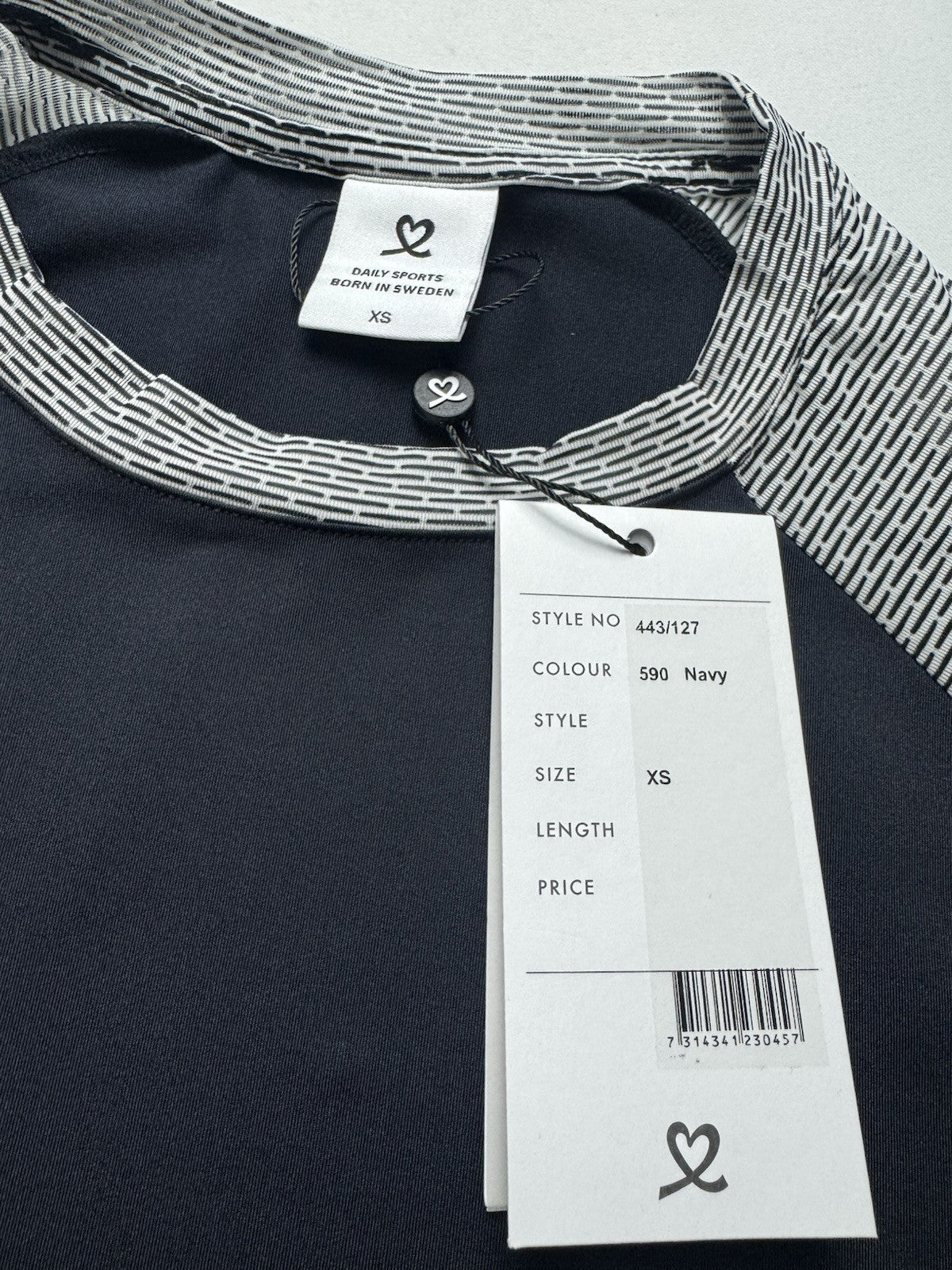 Daily Sports Women’s Golf Shirt Sz XS     (B.148)