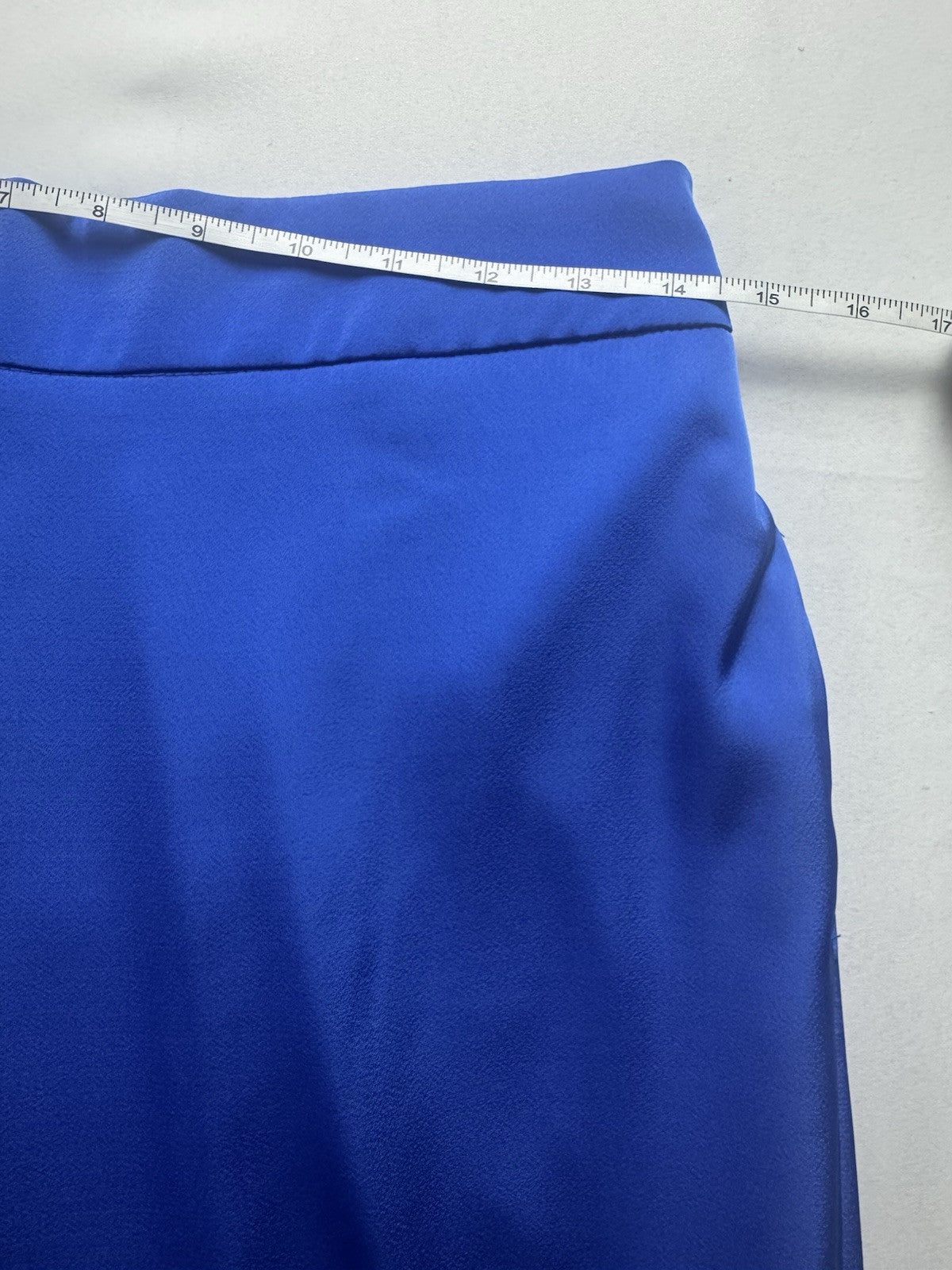 Nicole Miller Women’s Satin Blue Cargo Pants Sz 10. (B.136)