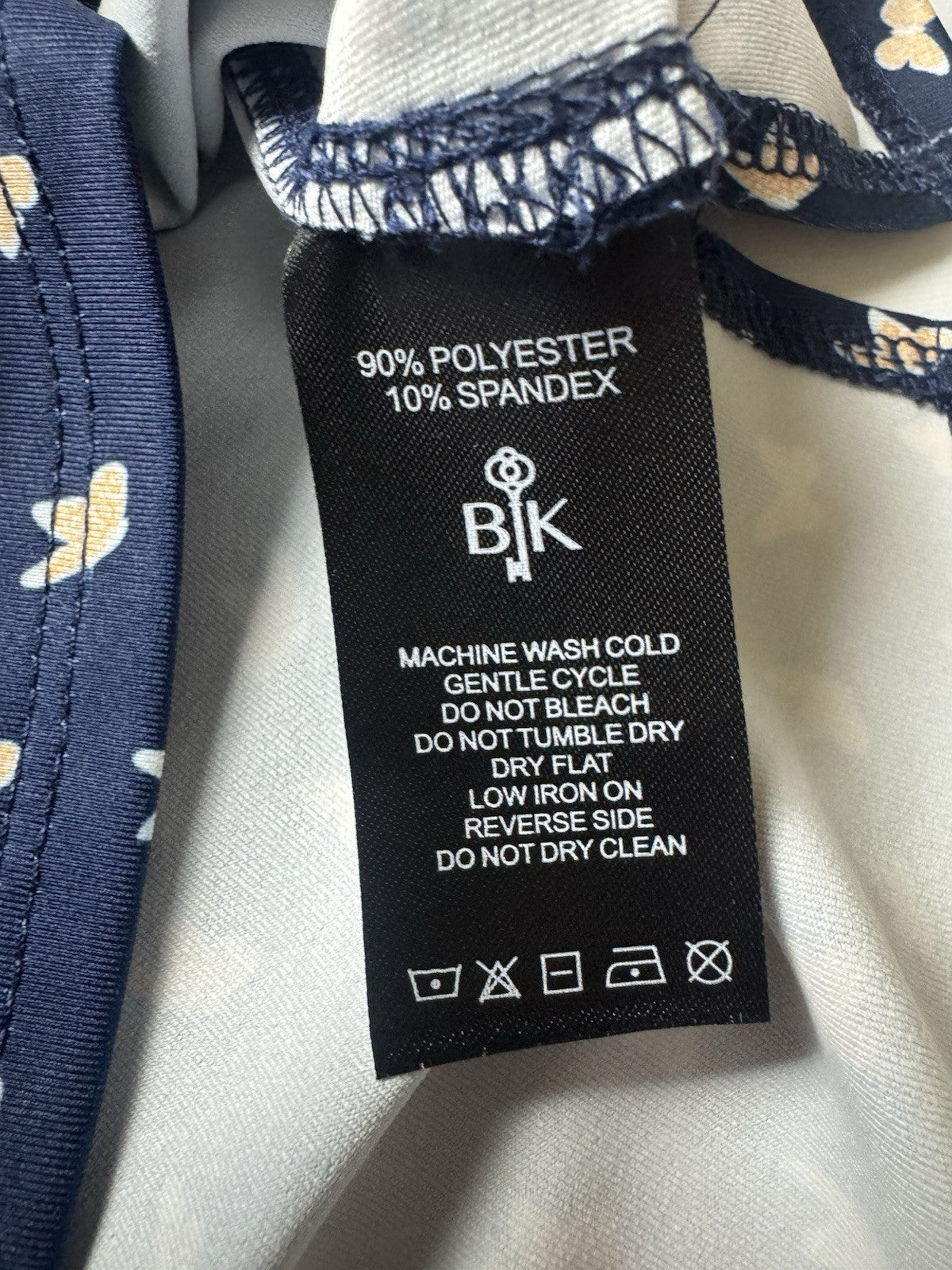 BELYN KEY Women’s Golf Shirt Sz S.    (B.33)