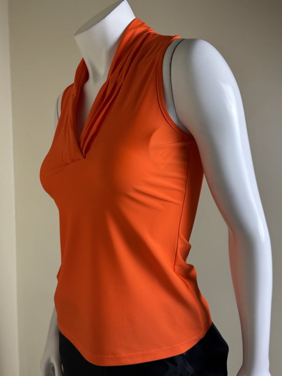 Tzu Tzu Women's Golf Top Bright Orange Sz S. (B.33)