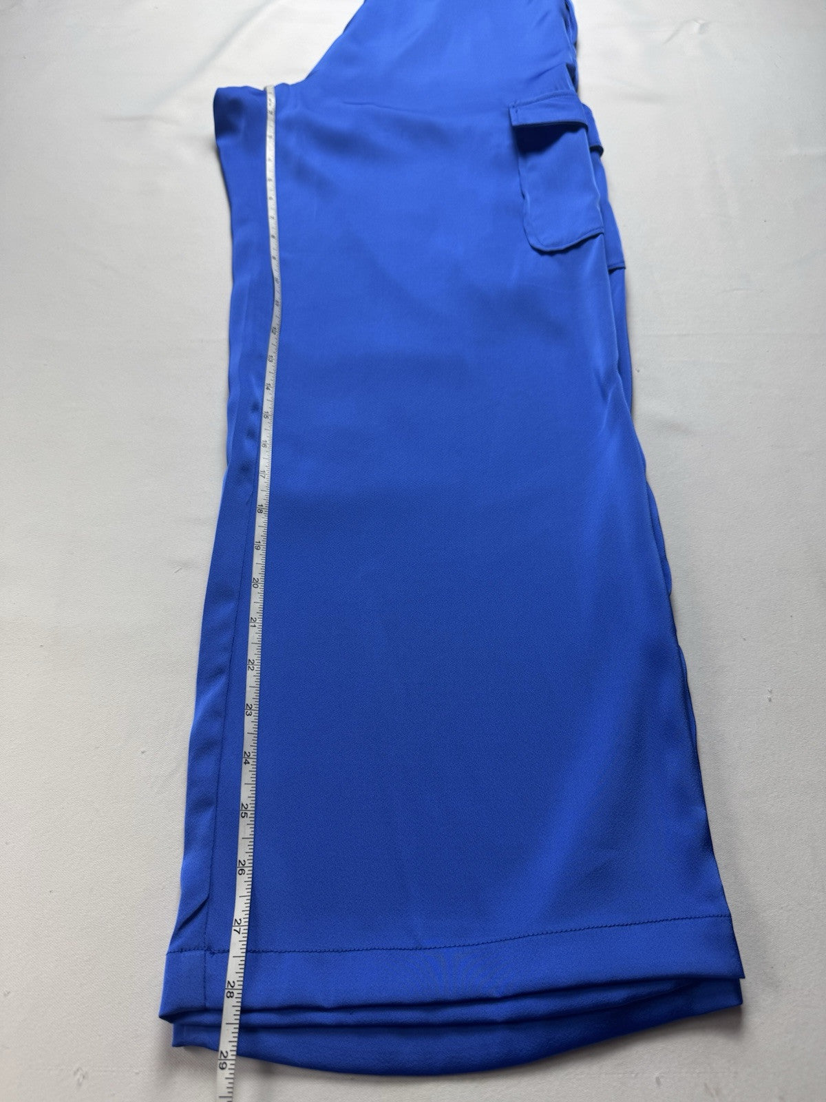 Nicole Miller Women’s Satin Blue Cargo Pants Sz 10. (B.136)