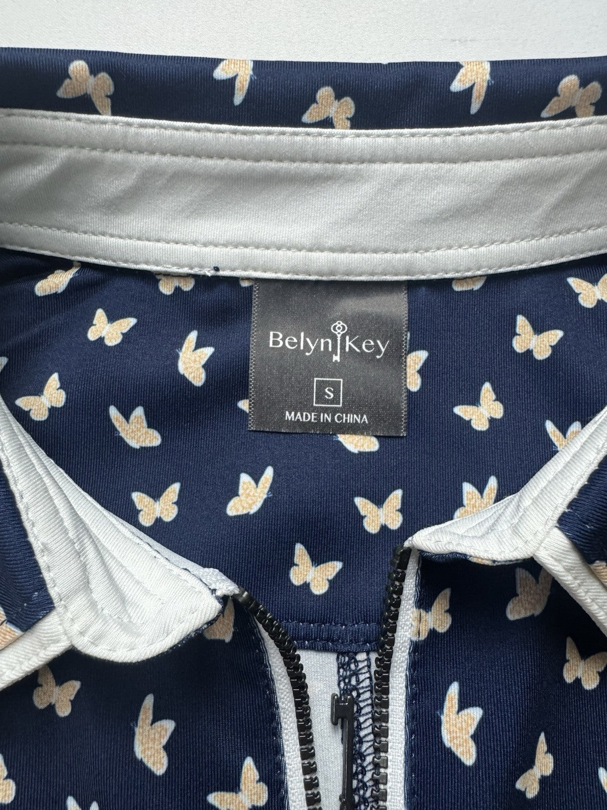 BELYN KEY Women’s Golf Shirt Sz S.    (B.33)