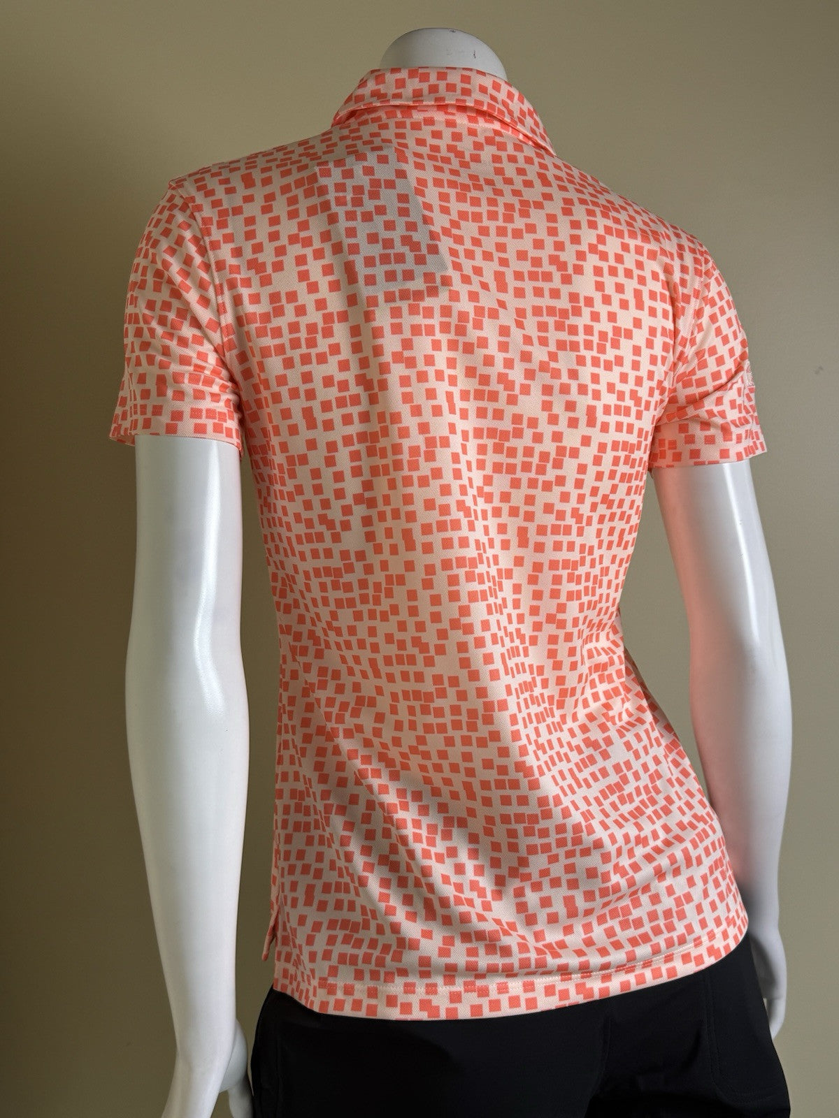 Nike Dri-fit Women’s Golf Shirt Sz S.    (B.39)