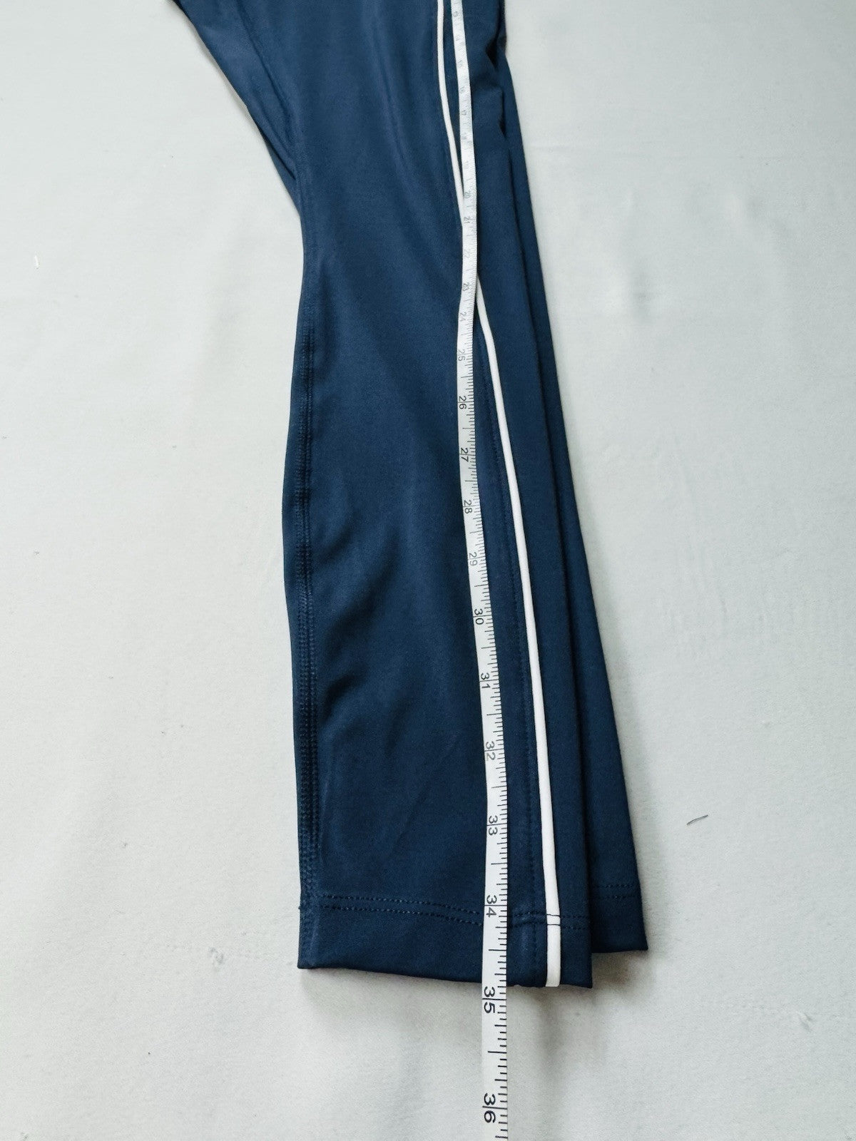 Puma Women’s Leggings Stretch Pockets Navy Sz S.  (B.94)