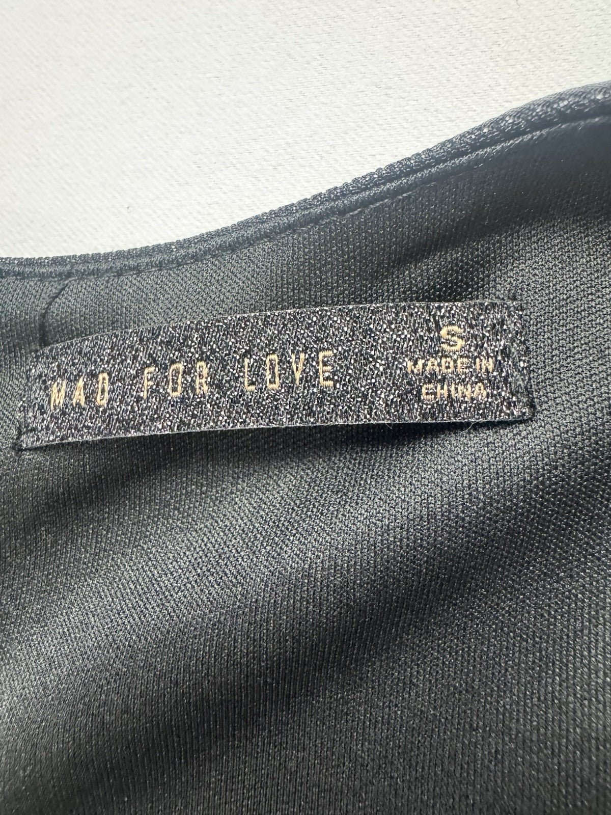 Mad For Love Black Long Sleeve Dress V-Neck Sz S. (B.147)