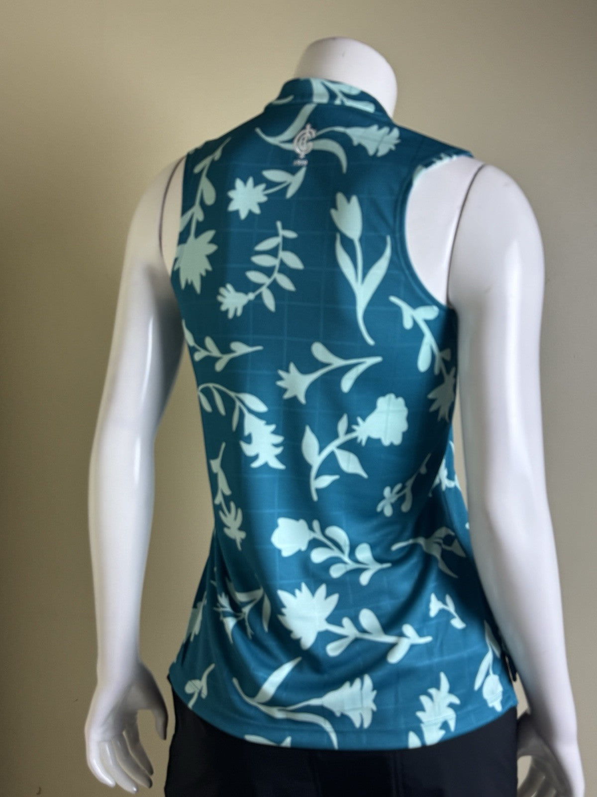 Nike Dri-fit Women’s Golf Shirt Sz S.    (B.33)