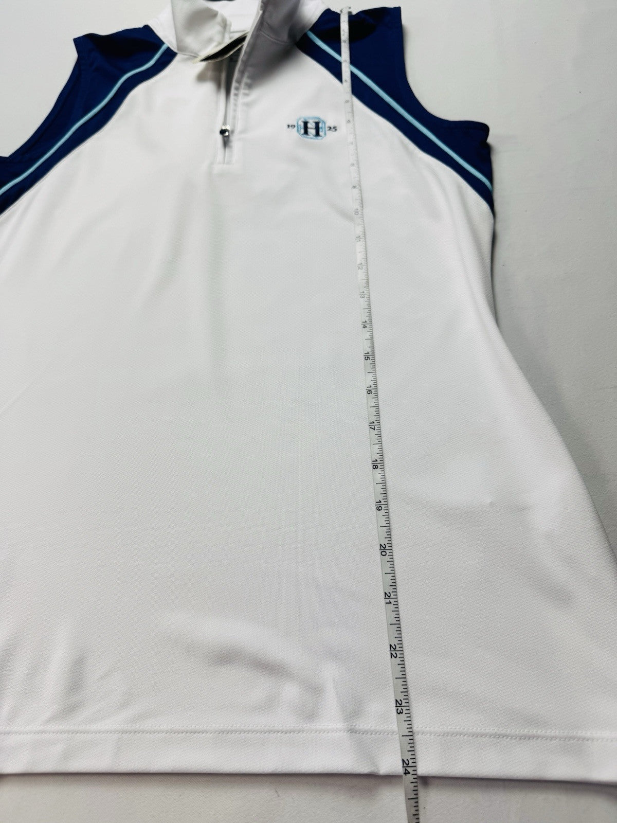 EP New York Women’s Golf Shirt Sz S.    (B.33)