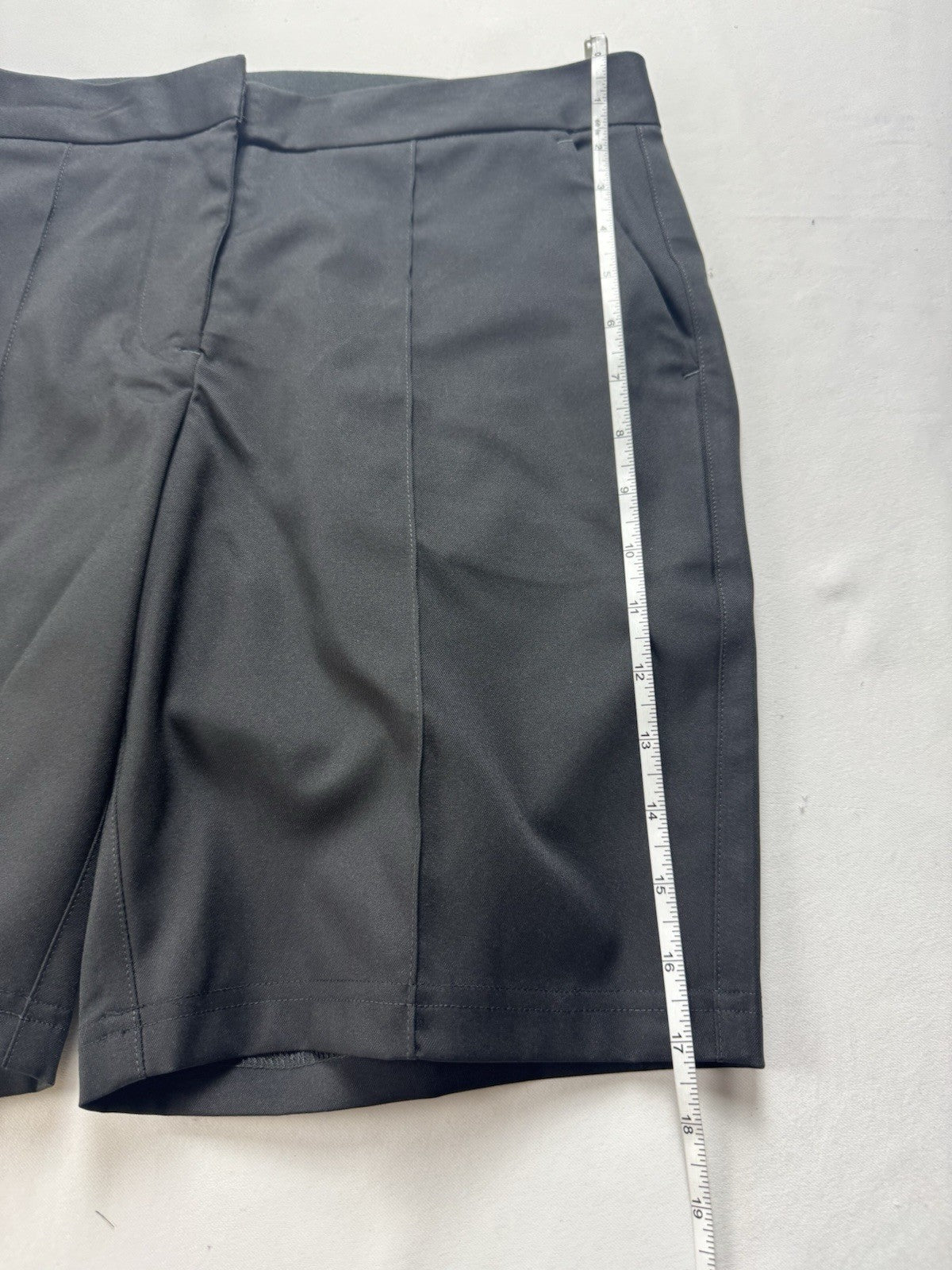 PUMA Women’s Golf Shorts Size S. (B.148)