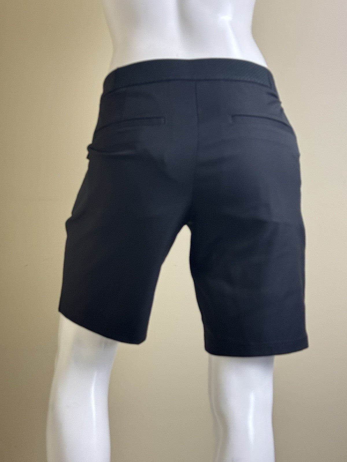 PUMA Women’s Golf Shorts Size S. (B.148)