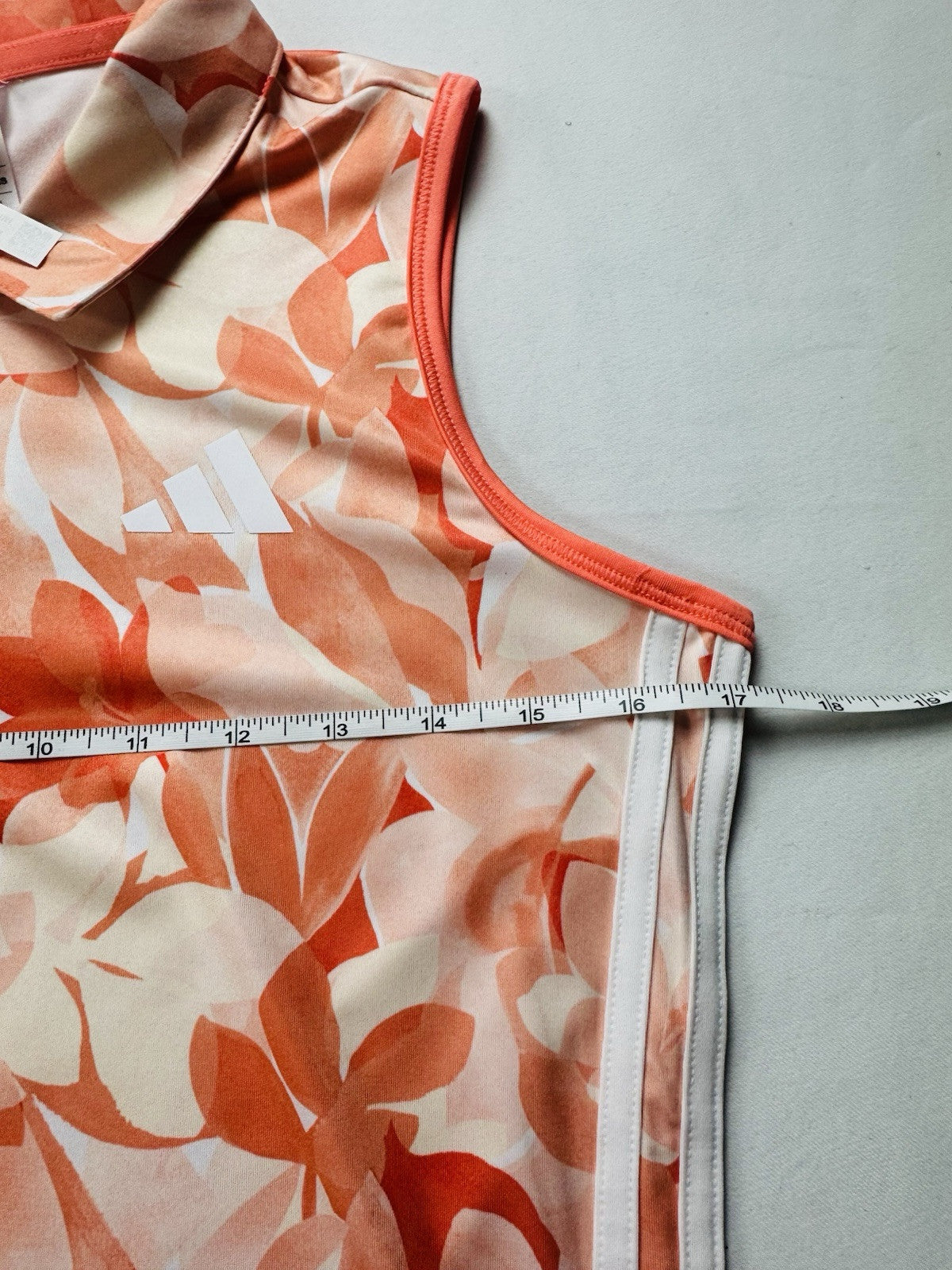 Adidas Women’s Golf Shirt Sleeveless Sz S.    (B.39)