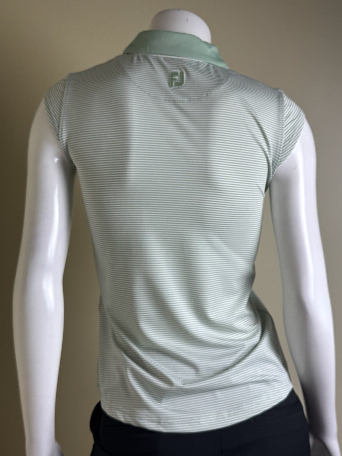 FootJoy Women's Golf Polo Shirt  Sz XS.    (B.148)