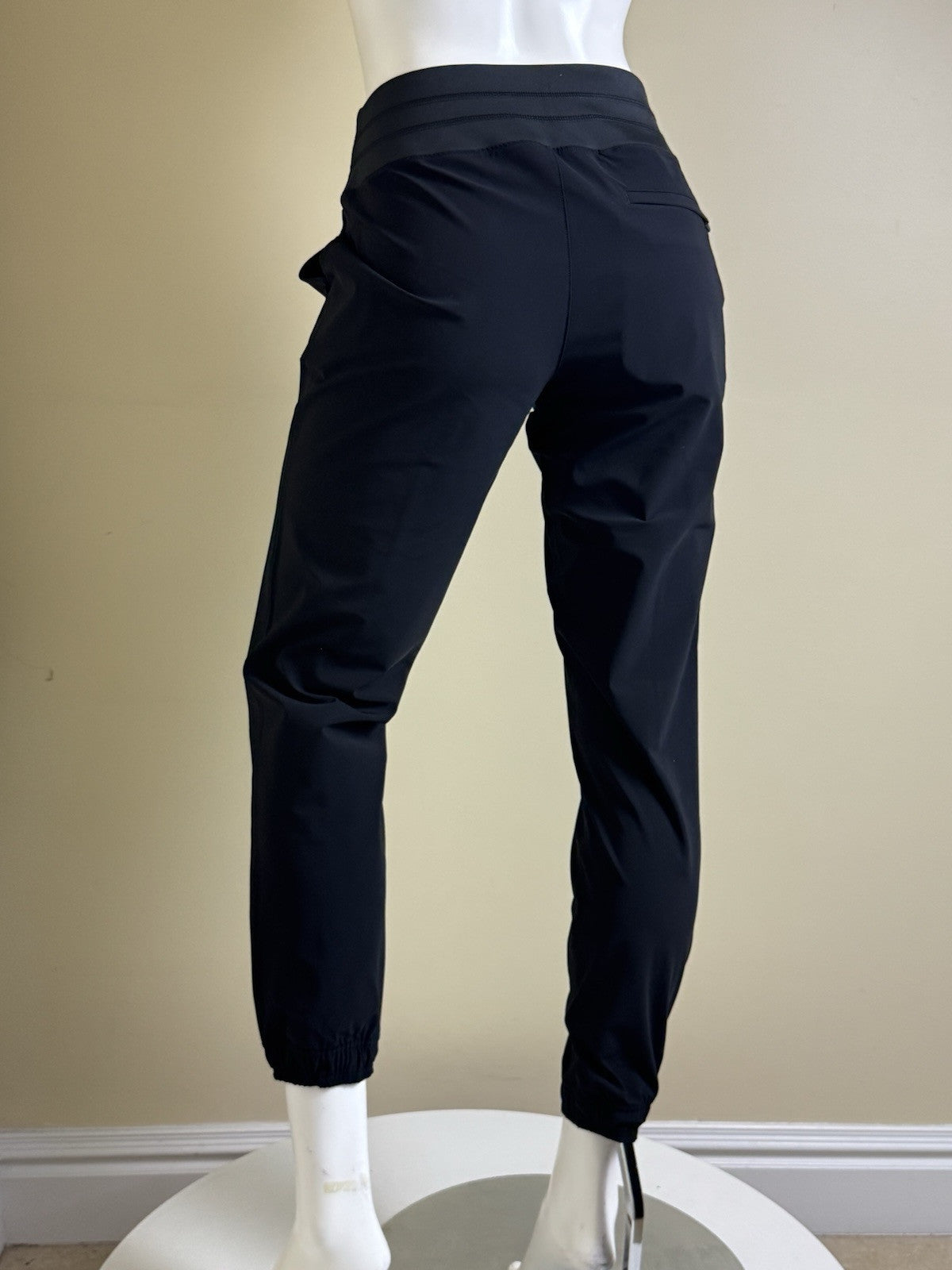 Puma Women’s Golf Pants Sz S.   (B.39)