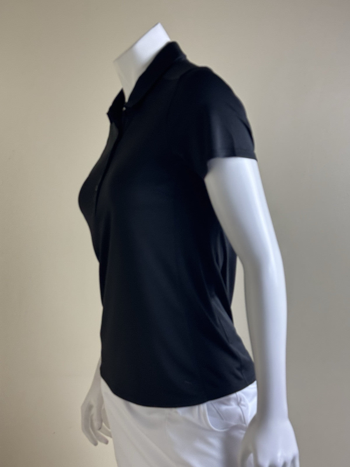 Puma Women’s Golf Shirt Sz S.   (B.146)