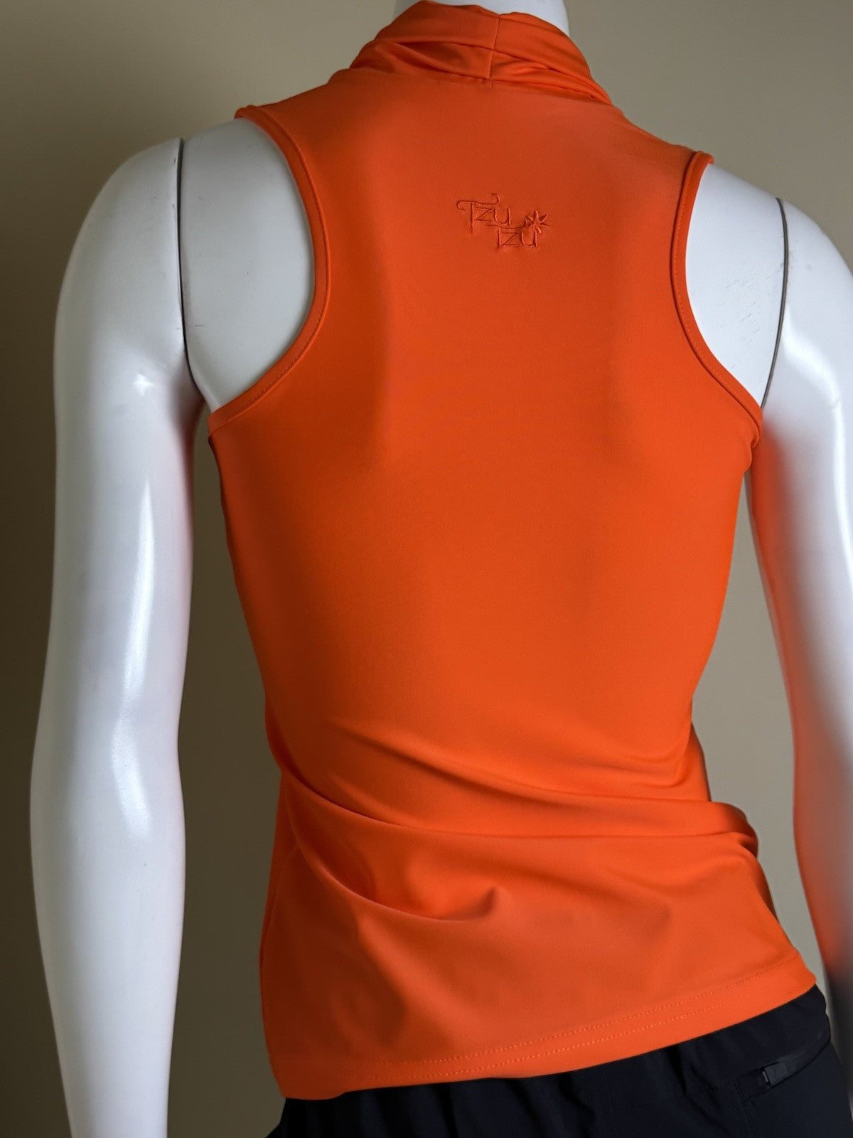 Tzu Tzu Women's Golf Top Bright Orange Sz S. (B.33)