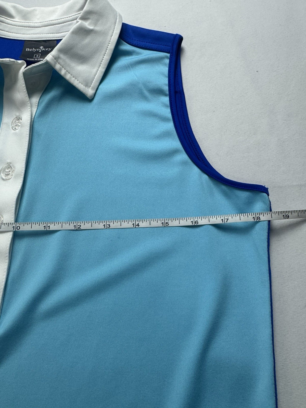 BELYN KEY Women’s Golf Shirt Sz S.    (B.148)