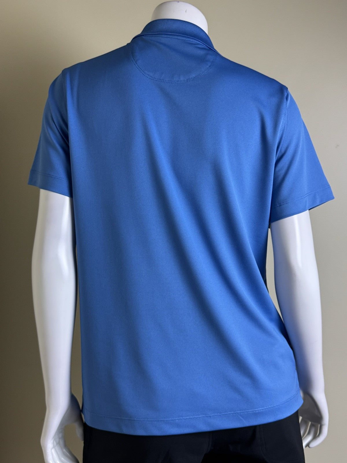 ADMIRALS COVE Women’s Golf Blue shirt Sz L.  (B.39)